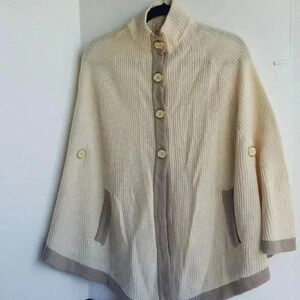Hot in Hollywood Sz XS/S Beige Button Zip Poncho Cape Knit Sweater